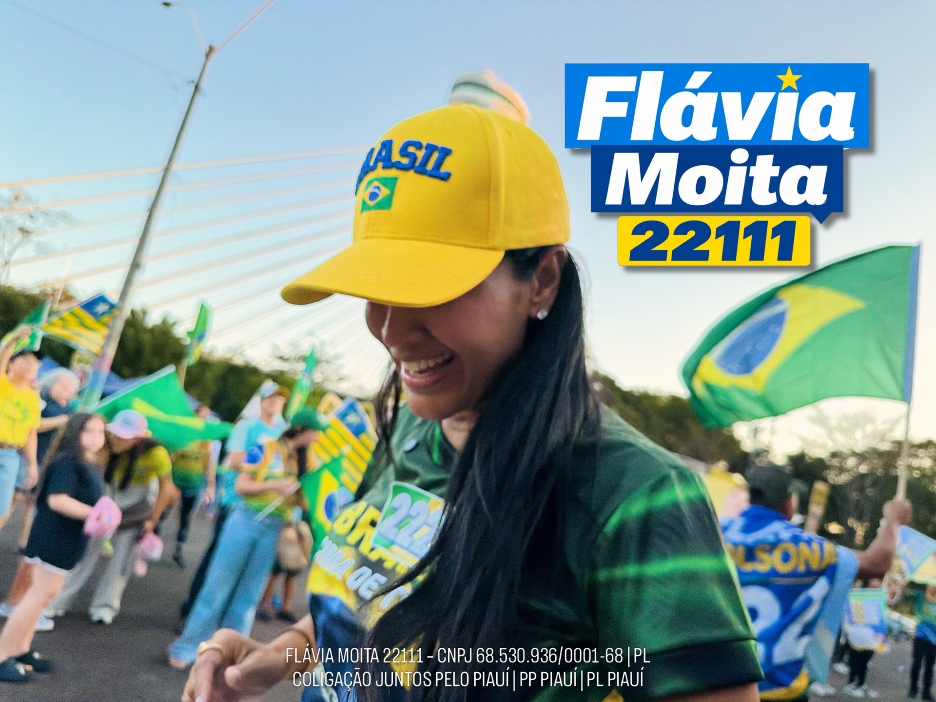 Flávia Moita em caminhada de campanha